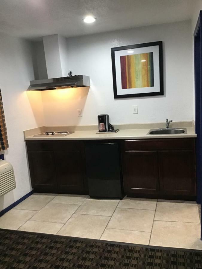 Budget Inn & Suites Оклахома-Сити Экстерьер фото